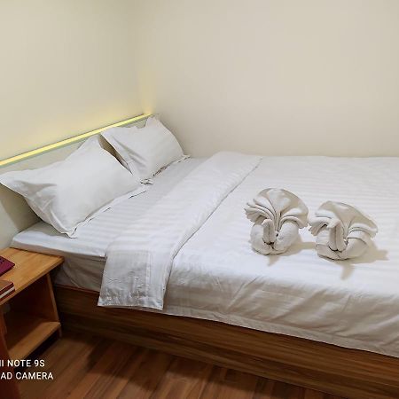 November Hostel Yangon Dış mekan fotoğraf