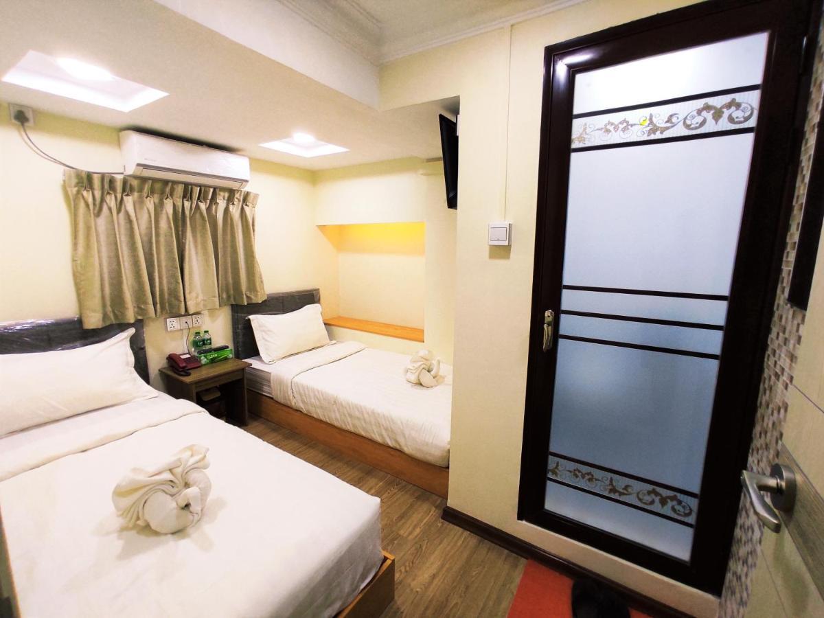 November Hostel Yangon Dış mekan fotoğraf