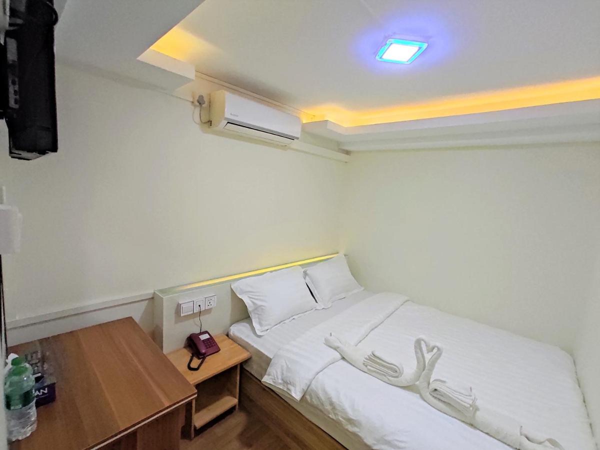 November Hostel Yangon Dış mekan fotoğraf