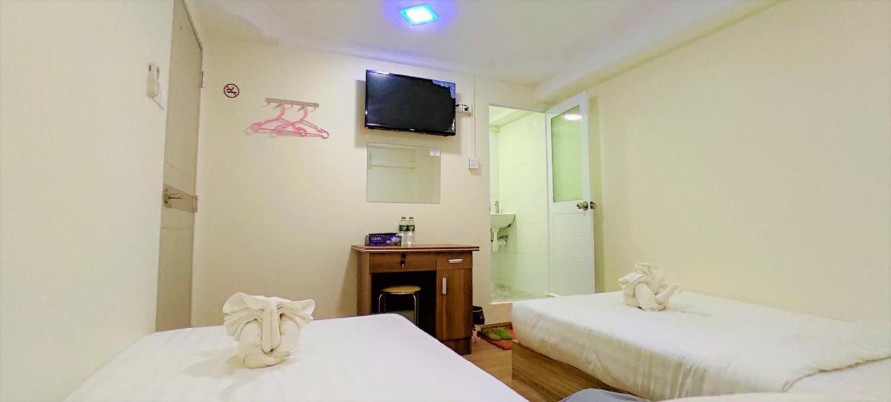 November Hostel Yangon Dış mekan fotoğraf