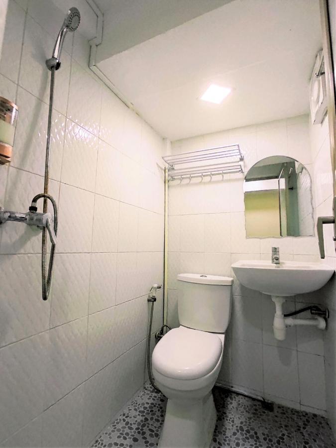 November Hostel Yangon Dış mekan fotoğraf