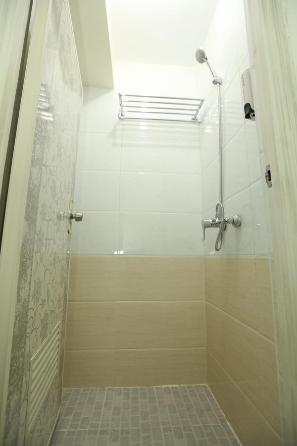 November Hostel Yangon Dış mekan fotoğraf